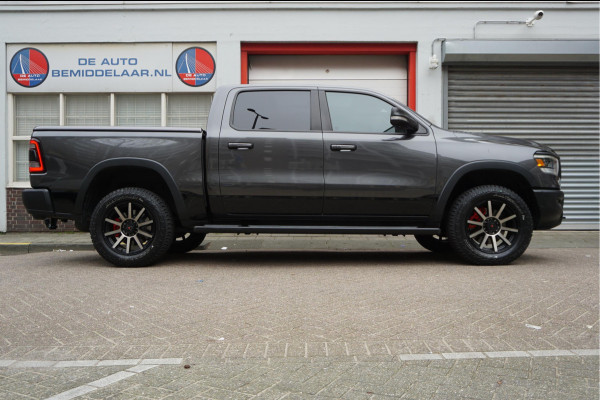 Dodge Ram 1500 5.7 V8 4x4 Rebel Sport | Luchtvering PANO -dak | Black Line | Off Road | Groot Navi | Apple CarPlay | Keyless | 20inch | Harman Kardon | Full LED | LPG onderbouw | excl BTW 3/2026 beurt + 4x Banden