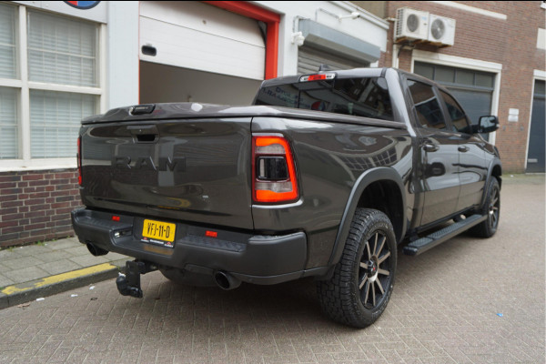 Dodge Ram 1500 5.7 V8 4x4 Rebel Sport | Luchtvering PANO -dak | Black Line | Off Road | Groot Navi | Apple CarPlay | Keyless | 20inch | Harman Kardon | Full LED | LPG onderbouw | excl BTW 3/2026 beurt + 4x Banden
