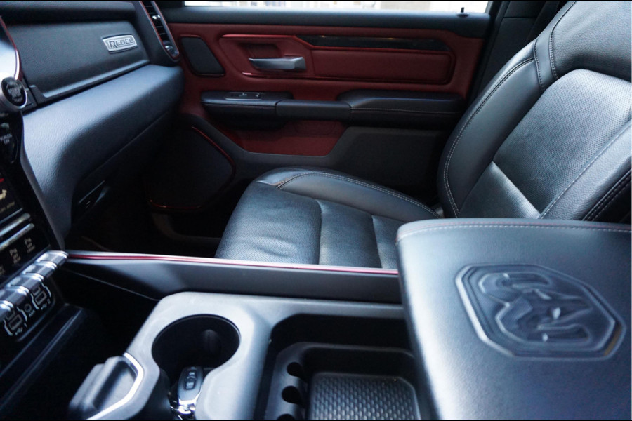 Dodge Ram 1500 5.7 V8 4x4 Rebel Sport | Luchtvering PANO -dak | Black Line | Off Road | Groot Navi | Apple CarPlay | Keyless | 20inch | Harman Kardon | Full LED | LPG onderbouw | excl BTW 3/2026 beurt + 4x Banden