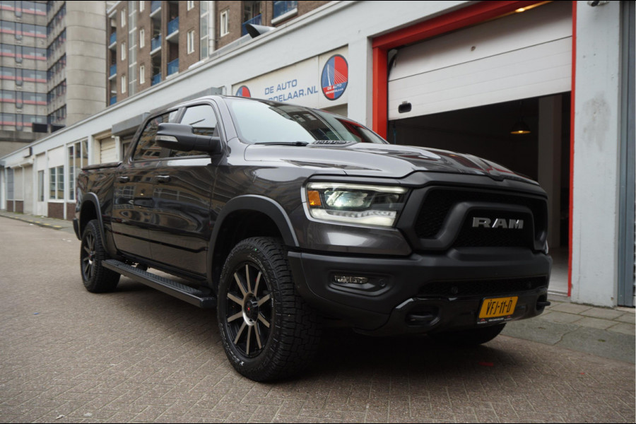 Dodge Ram 1500 5.7 V8 4x4 Rebel Sport | Luchtvering PANO -dak | Black Line | Off Road | Groot Navi | Apple CarPlay | Keyless | 20inch | Harman Kardon | Full LED | LPG onderbouw | excl BTW 3/2026 beurt + 4x Banden