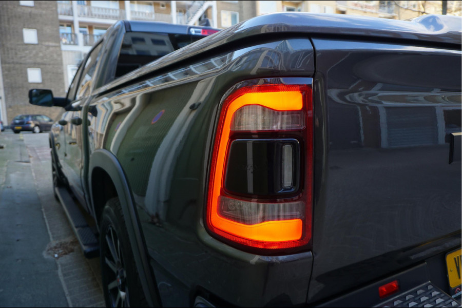 Dodge Ram 1500 5.7 V8 4x4 Rebel Sport | Luchtvering PANO -dak | Black Line | Off Road | Groot Navi | Apple CarPlay | Keyless | 20inch | Harman Kardon | Full LED | LPG onderbouw | excl BTW 3/2026 beurt + 4x Banden