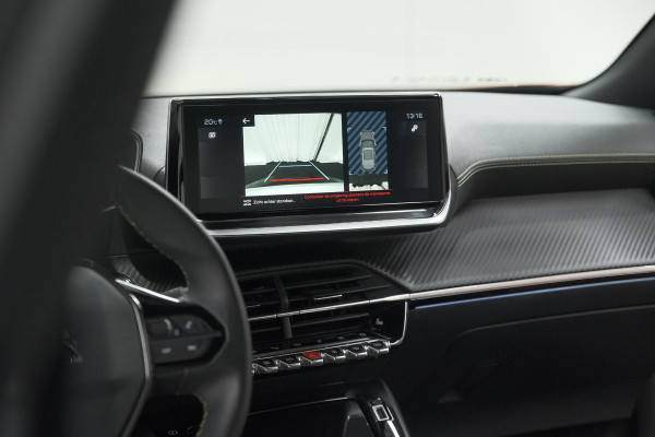 Peugeot 2008 PureTech 130 GT Pack | Leer-pakket | Camera | Dodehoekdetectie | Apple Carplay | Stoelverwarming