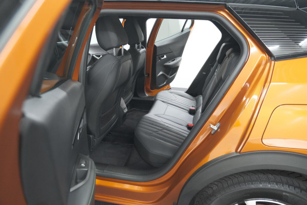 Peugeot 2008 PureTech 130 GT Pack | Leer-pakket | Camera | Dodehoekdetectie | Apple Carplay | Stoelverwarming