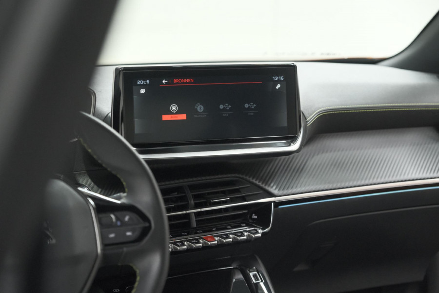 Peugeot 2008 PureTech 130 GT Pack | Leer-pakket | Camera | Dodehoekdetectie | Apple Carplay | Stoelverwarming
