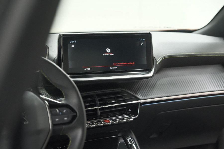 Peugeot 2008 PureTech 130 GT Pack | Leer-pakket | Camera | Dodehoekdetectie | Apple Carplay | Stoelverwarming