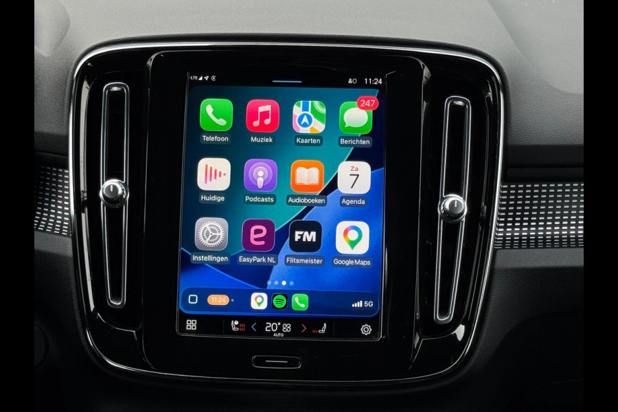 Volvo XC40 Recharge P8 AWD 408 pk R-Design, afneembare trekhaak, stoelverwarming, 1 e eigenaar, NL auto met nap