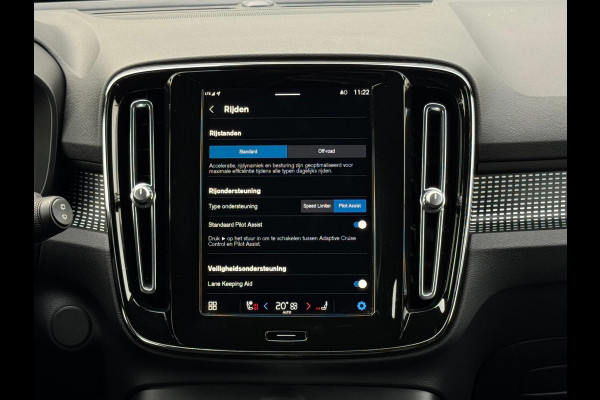 Volvo XC40 Recharge P8 AWD 408 pk R-Design, afneembare trekhaak, stoelverwarming, 1 e eigenaar, NL auto met nap