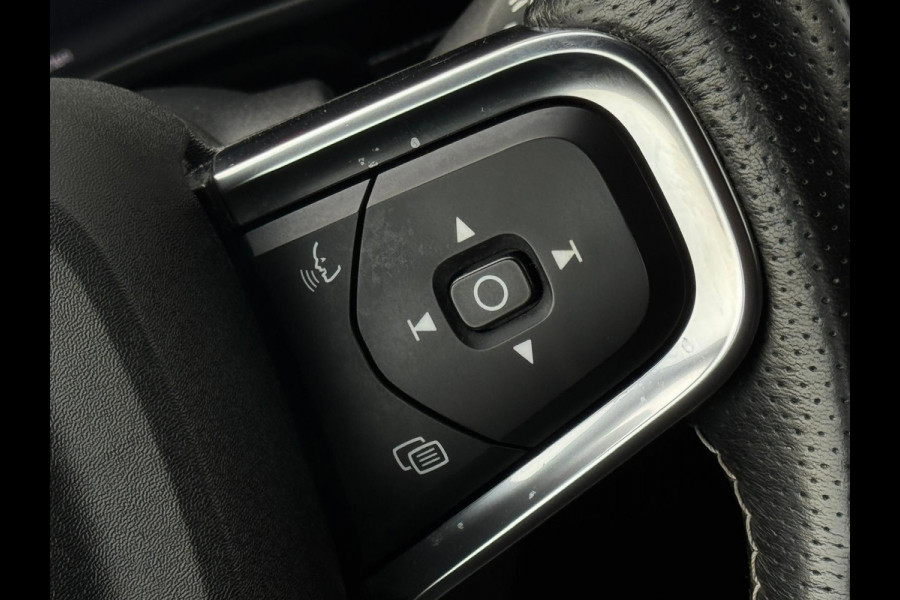 Volvo XC40 Recharge P8 AWD 408 pk R-Design, afneembare trekhaak, stoelverwarming, 1 e eigenaar, NL auto met nap