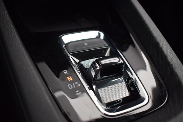 Škoda Octavia Combi 1.0 e-TSI Business Edition | Apple CarPlay | Stoelverw. | Camera | Sportstoelen