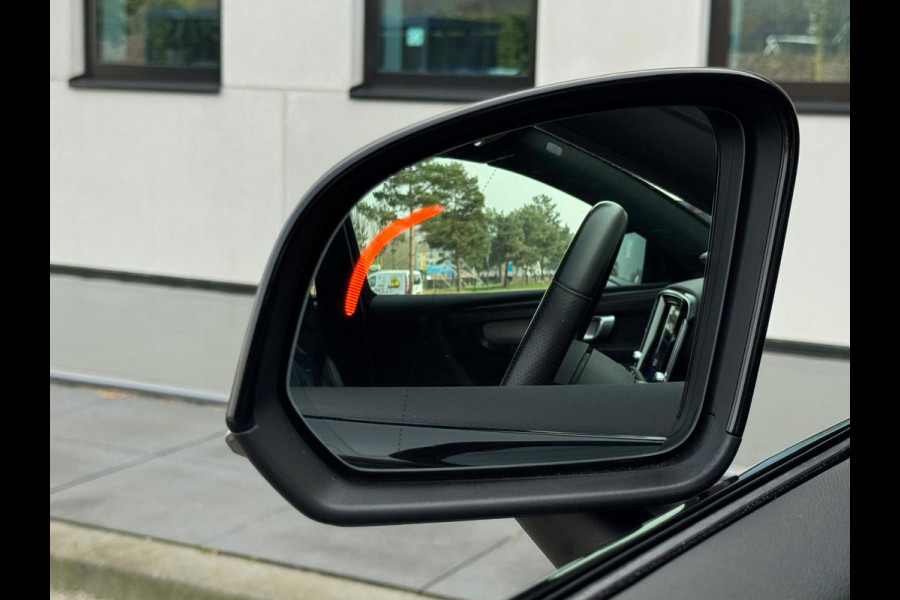 Volvo XC40 Recharge P8 AWD 408 pkR-Design, afneembare trekhaak, achteruitrijcamera, stoelverwarming, 1 e eigenaar, NL auto met nap