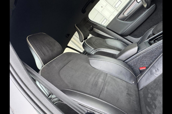 Volvo XC40 Recharge P8 AWD 408 pkR-Design, afneembare trekhaak, achteruitrijcamera, stoelverwarming, 1 e eigenaar, NL auto met nap
