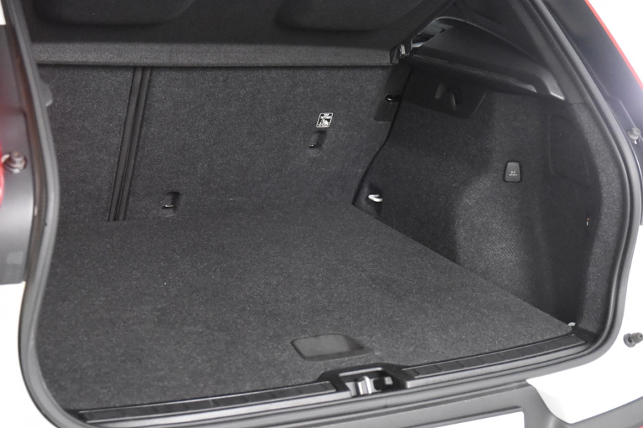 Volvo XC40 1.5 T2 Momentum *1ste Eigenaar*Navigatie*Parkassist*Trekhaak*