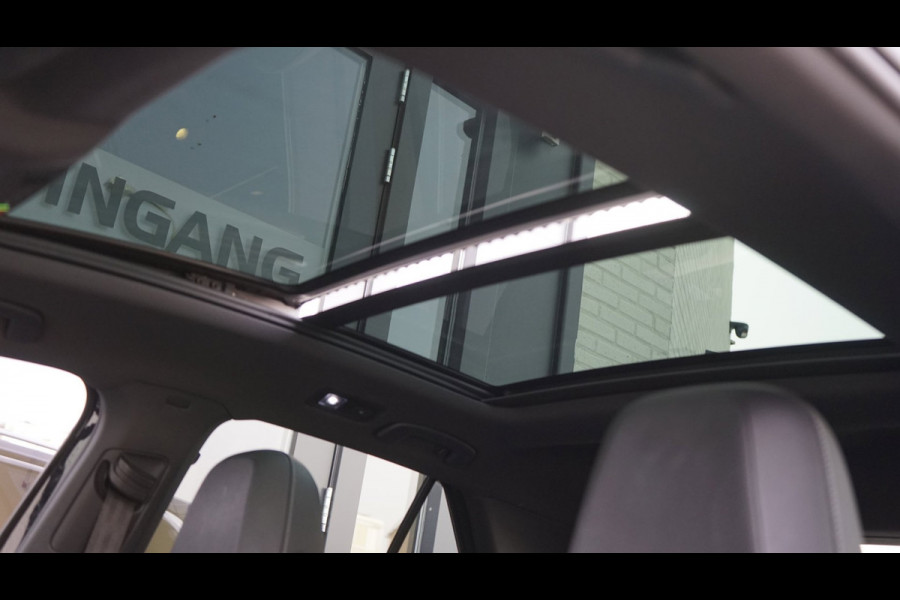 Volkswagen T-Roc 1.5 TSI R-Line AUTOMAAT-ACC-CAMERA-CLIMA-IQ LIGHT-KEYLESS-NAVIGATIE-PANORAMA-STOELVERWARMING