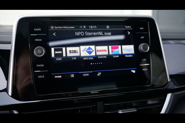 Volkswagen T-Roc 1.5 TSI R-Line AUTOMAAT-ACC-CAMERA-CLIMA-IQ LIGHT-KEYLESS-NAVIGATIE-PANORAMA-STOELVERWARMING