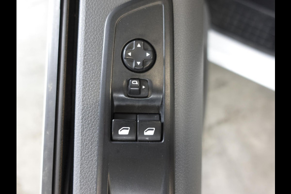 Opel Vivaro 2.0 CDTI L2H1 Edition 144PK Automaat 3 zits Navigatie Airco Bluetooth Trekhaak Cruise Control