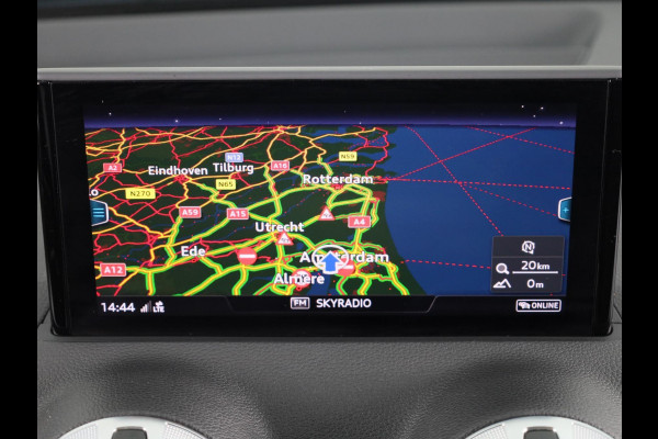 Audi Q2 35 TFSI Advanced edition 150 pk Automaat | Verlengde garantie | Panoramadak |  Navigatie | Achteruitrijcamera | Parkeersensoren