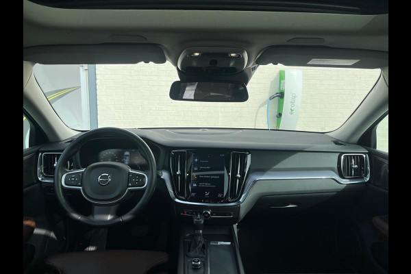 Volvo V60 2.0 T5 Momentum | Panorama | Leer | Harman Kardon | Zwenkbare trekhaak |