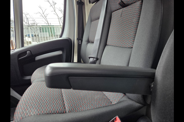 Peugeot Boxer 2.2 BlueHDI 140Pk L4H2 Airco Navi PDC Cruise control Achteruitrijcamera