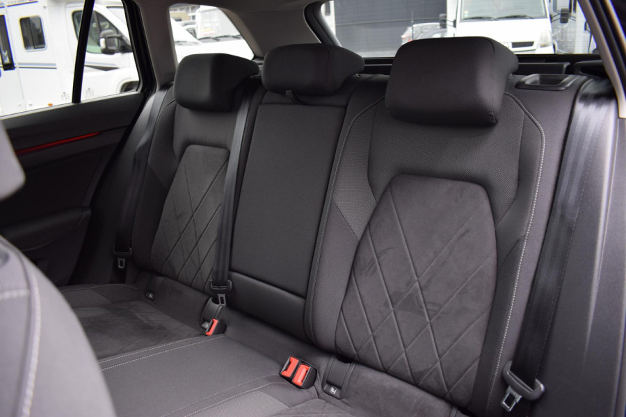 Volkswagen Golf Variant 1.0 eTSI Life Business | Stuur- en Stoelverw. | Sportstoelen | LED | Massage