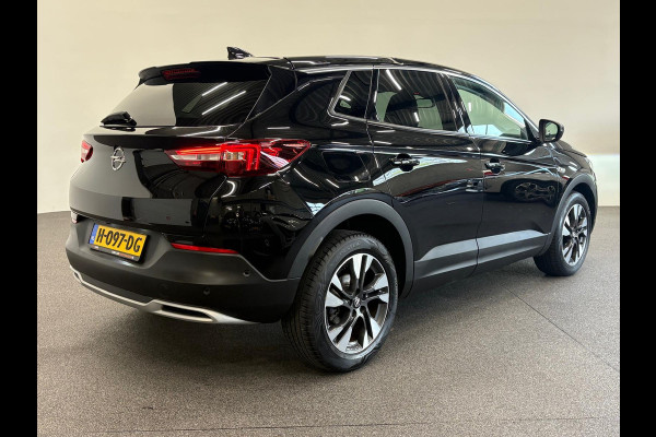 Opel Grandland X 1.2 Turbo Business Executive Panoramadak Navigatie Apple Carplay/Android Auto Camera Parkeersensoren Cruise Control Full Led Stoel- en stuurverwarming Half leder Lichtmetalen velgen Climate Control Getinte ramen