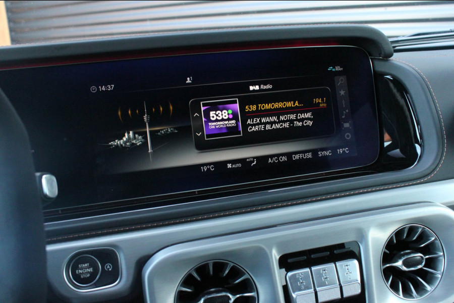 Mercedes-Benz G-Klasse 63 / BURMESTER / INCL. BTW / PANO-DAK / G-MANUFAKTUR / STOELMASSAGE / FULL / DISTRONIC / TREKHAAK / 360 CAM