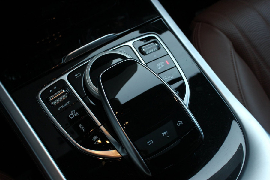 Mercedes-Benz G-Klasse 63 / BURMESTER / INCL. BTW / PANO-DAK / G-MANUFAKTUR / STOELMASSAGE / FULL / DISTRONIC / TREKHAAK / 360 CAM