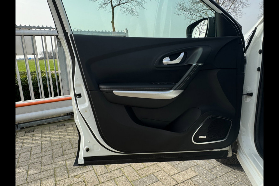 Renault Kadjar 1.3 TCe Intens BOSE / TREKHAAK / STOELVERW. / CARPLAY / CRUISE / CAMERA / PDC / 4-SEIZ B / 19 INCH / ECC / NAVI