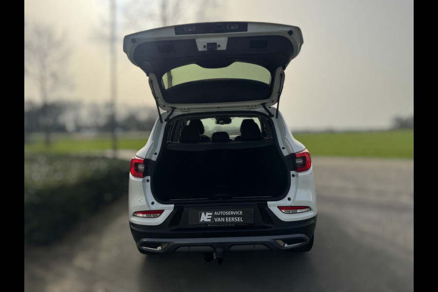 Renault Kadjar 1.3 TCe Intens BOSE / TREKHAAK / STOELVERW. / CARPLAY / CRUISE / CAMERA / PDC / 4-SEIZ B / 19 INCH / ECC / NAVI