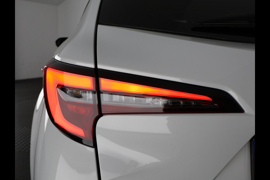 Toyota Corolla Touring Sports Hybrid 140 Business PAS 25.228 KM!!!! STOEL -EN STUURVERWARMING . CAMERA . APPLE CARPLAY & ANDROID AUTO