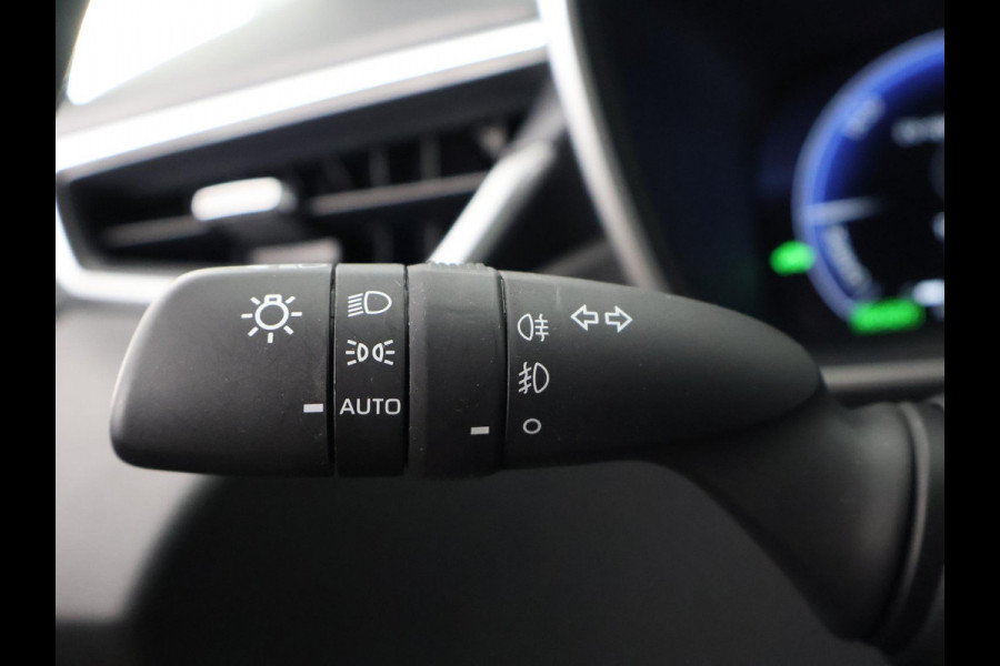 Toyota Corolla Touring Sports Hybrid 140 Business PAS 25.228 KM!!!! STOEL -EN STUURVERWARMING . CAMERA . APPLE CARPLAY & ANDROID AUTO