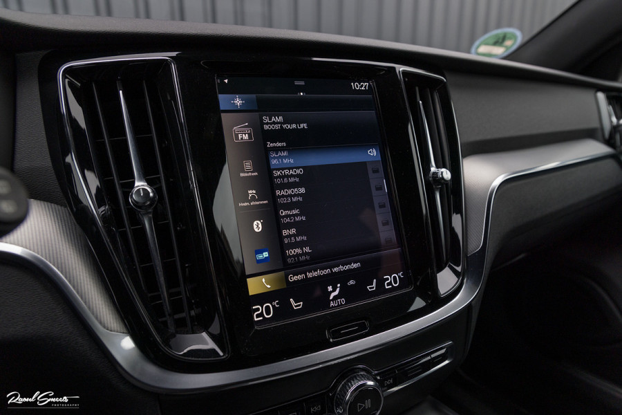 Volvo V60 2.0 T5 R-Design | Zwenkbare trekhaak | Memory | Cruise control | Apple carplay |