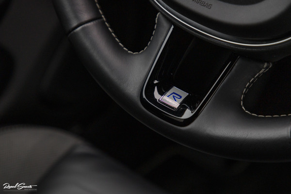 Volvo V60 2.0 T5 R-Design | Zwenkbare trekhaak | Memory | Cruise control | Apple carplay |