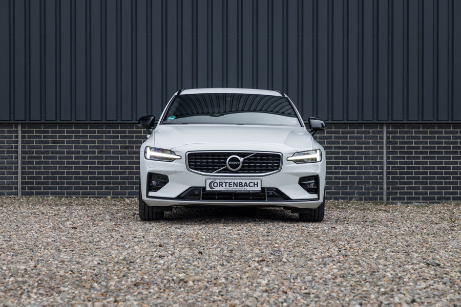 Volvo V60 2.0 T5 R-Design | Zwenkbare trekhaak | Memory | Cruise control | Apple carplay |