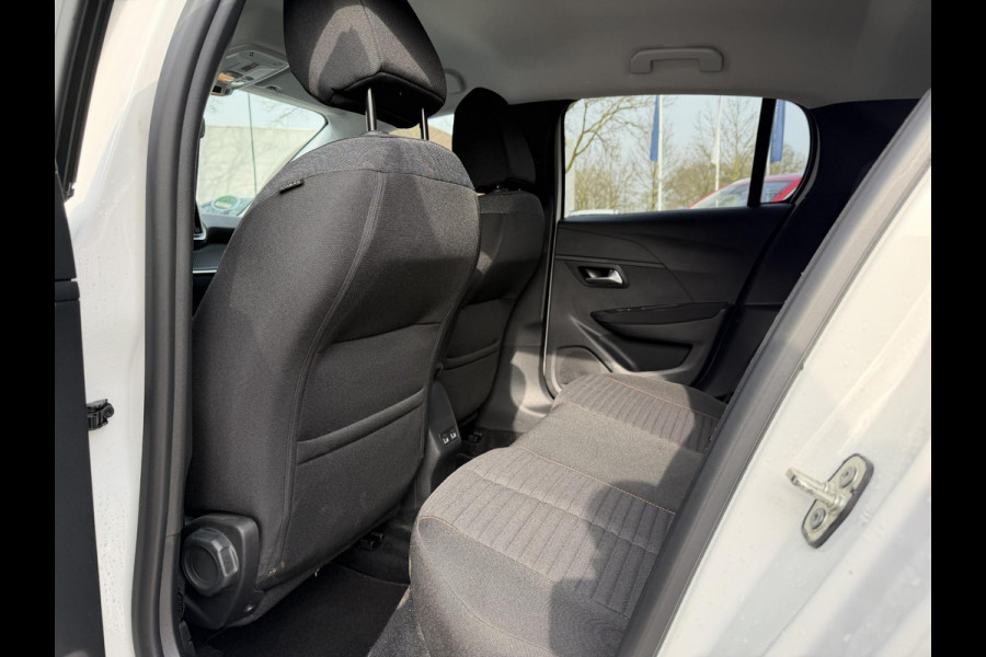 Peugeot e-208 EV Active Pack 50 kWh SOH 89% | 3 FASE LADER | WARMTEPOMP | STOELVERWARMING | PEUGEOT DEALER ONDERHOUDEN | ALL SEASON BANDEN | NAVI BY APPLE CARPLAY | RIJKLAAR GELEVERD MET 12 MND BOVAG GARANTIE