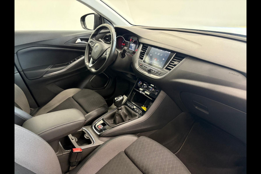 Opel Grandland X 1.2 Turbo Business Executive Panoramadak Navigatie Apple Carplay/Android Auto Camera Parkeersensoren Cruise Control Full Led Stoel- en stuurverwarming Half leder Lichtmetalen velgen Climate Control Getinte ramen
