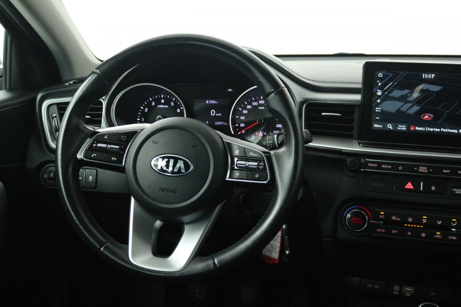 Kia Ceed Sportswagon 1.0 T-GDi DynamicLine (TREKHAAK, SENSOREN, CARPLAY, LANE-ASSIST, CRUISE CONTROL, NAVIGATIE)