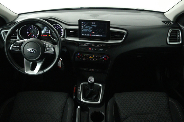 Kia Ceed Sportswagon 1.0 T-GDi DynamicLine (TREKHAAK, SENSOREN, CARPLAY, LANE-ASSIST, CRUISE CONTROL, NAVIGATIE)