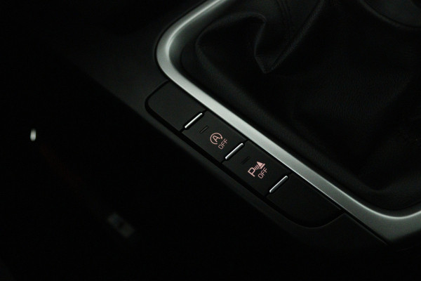 Kia Ceed Sportswagon 1.0 T-GDi DynamicLine (TREKHAAK, SENSOREN, CARPLAY, LANE-ASSIST, CRUISE CONTROL, NAVIGATIE)