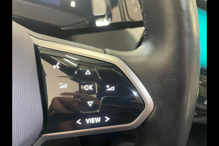 Volkswagen ID.3 Pro 58 kWh Navigatie Apple Carplay/Android Auto Parkeersensoren Adaptive Cruise Control Stoel- en stuurverwarming Lichtmetalen velgen Climate Control