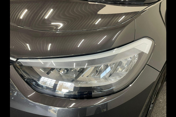 Volkswagen ID.3 Pro 58 kWh Navigatie Apple Carplay/Android Auto Parkeersensoren Adaptive Cruise Control Stoel- en stuurverwarming Lichtmetalen velgen Climate Control