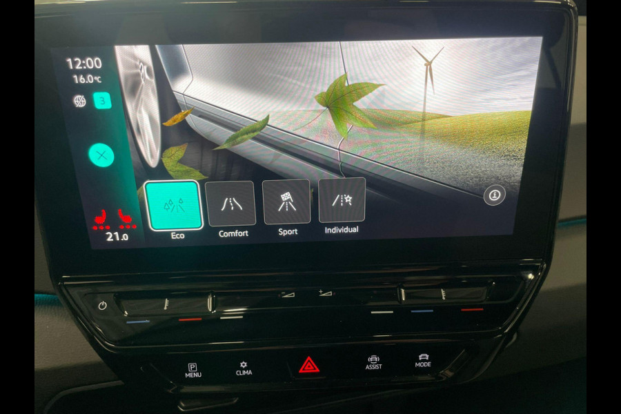 Volkswagen ID.3 Pro 58 kWh Navigatie Apple Carplay/Android Auto Parkeersensoren Adaptive Cruise Control Stoel- en stuurverwarming Lichtmetalen velgen Climate Control