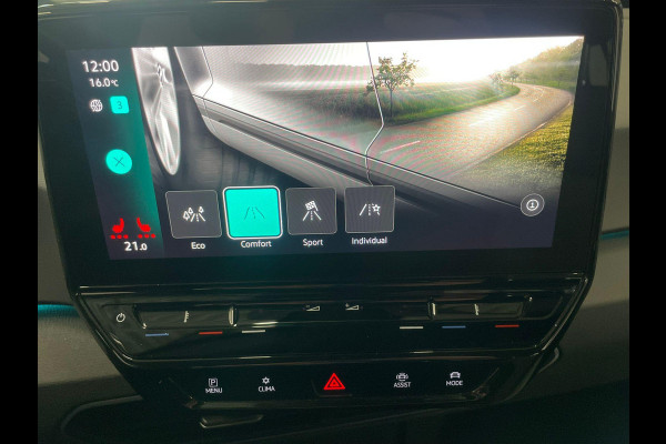 Volkswagen ID.3 Pro 58 kWh Navigatie Apple Carplay/Android Auto Parkeersensoren Adaptive Cruise Control Stoel- en stuurverwarming Lichtmetalen velgen Climate Control