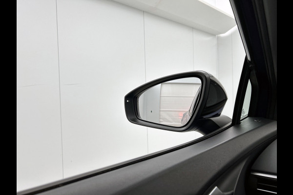 Volkswagen ID.4 First 77 kWh (NAVIGATIE, CAMERA, PARKEERSENSOREN, STOELVERWARMING, 1e EIGENAAR)
