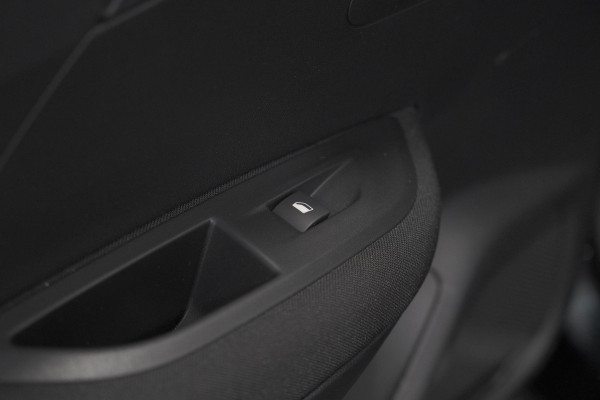 Peugeot 2008 PureTech 130 Active | Camera | Apple Carplay | Parkeersensoren | Stoelverwarming