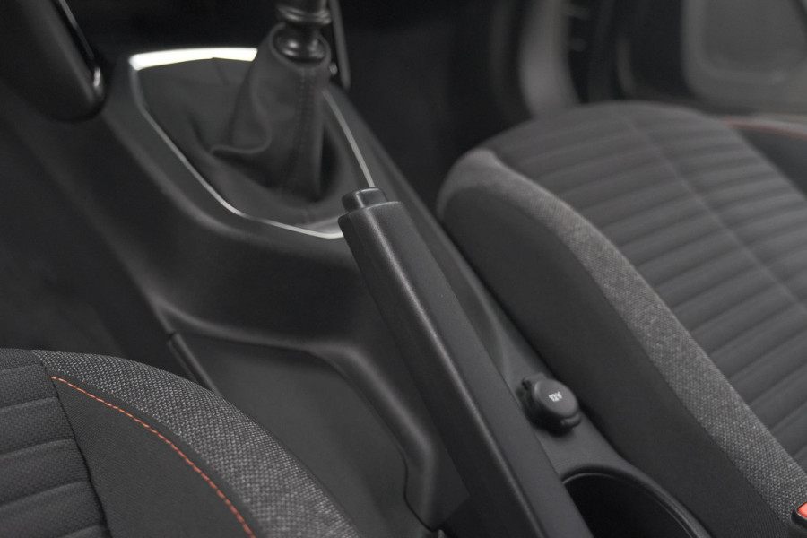 Peugeot 2008 PureTech 130 Active | Camera | Apple Carplay | Parkeersensoren | Stoelverwarming