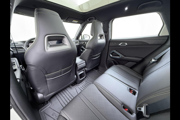 BYD ATTO 2 Boost 45 kWh DIRECT LEVERBAAR | VOLLEDIGE BYD FABRIEKSGARANTIE T/M 11-2030 OF 150.000 KM | STOEL- & STUURVERWARMING | ADAPTIEVE CRUISE | 360° CAMERA | PANORAMADAK | DODEHOEKASSISTENT | ORIGINEEL NL AUTO