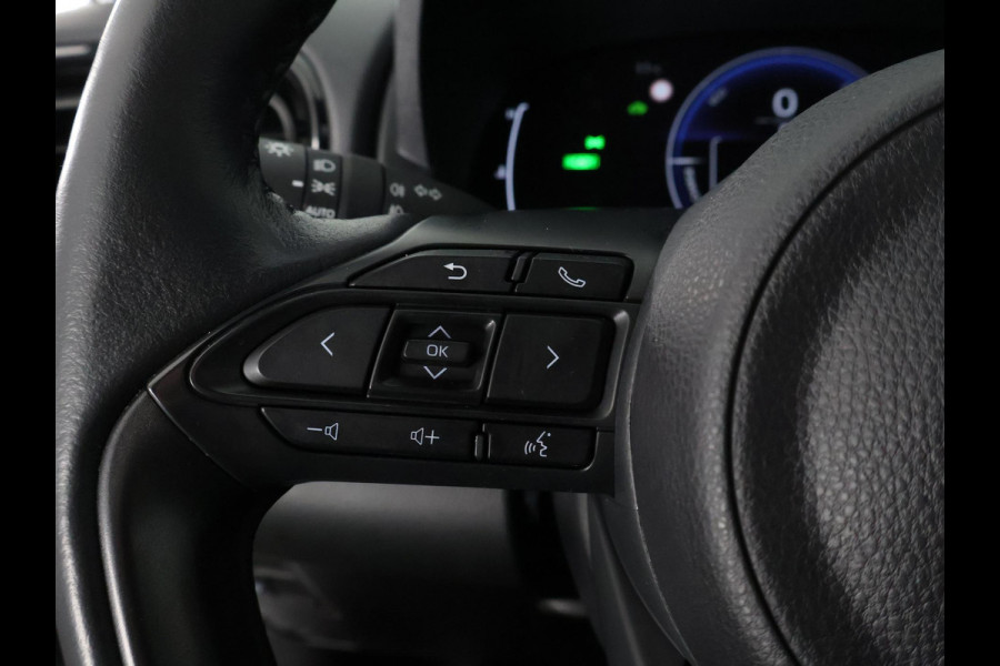 Toyota Yaris Cross 1.5 Hybrid 115 Dynamic | Stuur- & Stoelverwarming | Parkeersensoren | Dodehoek detectie | Apple Carplay & AndroidAUTO | Camera