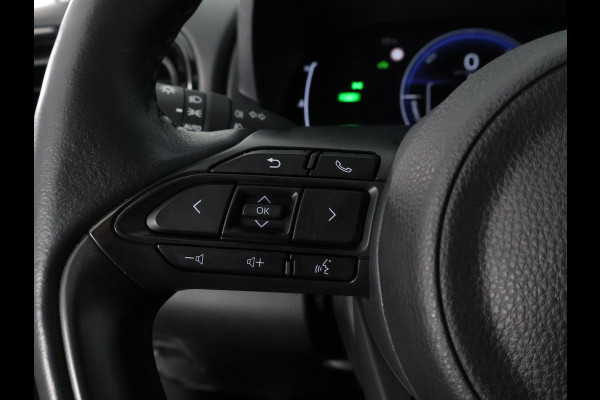 Toyota Yaris Cross 1.5 Hybrid 115 Dynamic | Stuur- & Stoelverwarming | Parkeersensoren | Dodehoek detectie | Apple Carplay & AndroidAUTO | Camera