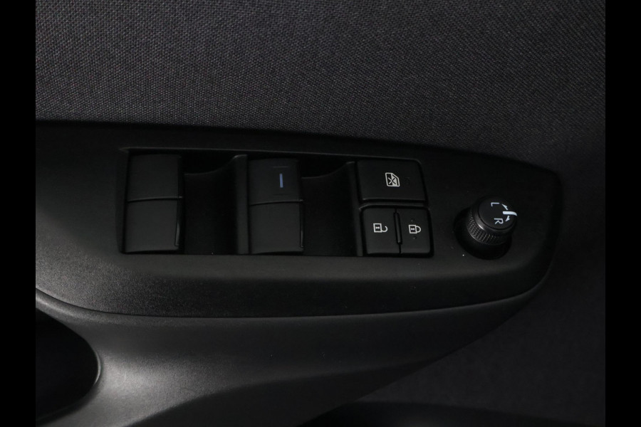 Toyota Yaris Cross 1.5 Hybrid 115 Dynamic | Stuur- & Stoelverwarming | Parkeersensoren | Dodehoek detectie | Apple Carplay & AndroidAUTO | Camera