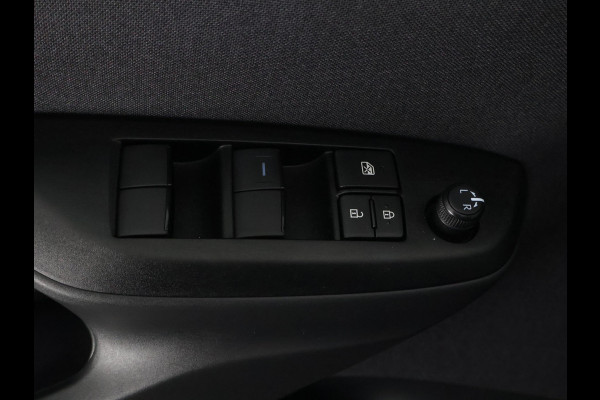 Toyota Yaris Cross 1.5 Hybrid 115 Dynamic | Stuur- & Stoelverwarming | Parkeersensoren | Dodehoek detectie | Apple Carplay & AndroidAUTO | Camera